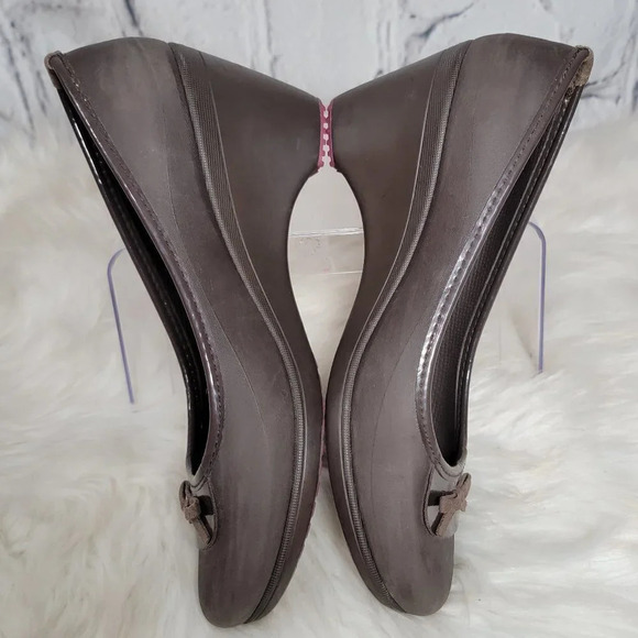 CROCS Womens Lydia Wedge Shoes 9 Brown Comfort Casual Slip On Neutral Minimalist - Picture 3 of 10